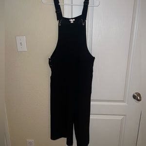 Xhilaration Women Black Cropped Overall size M